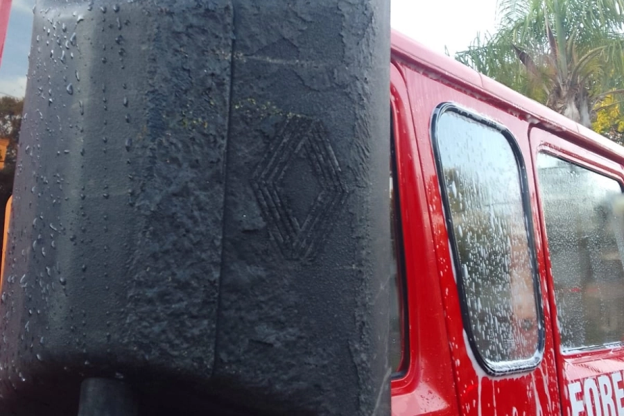 El veh&iacute;culo sufri&oacute; da&ntilde;os a ra&iacute;z de las altas temperaturas.