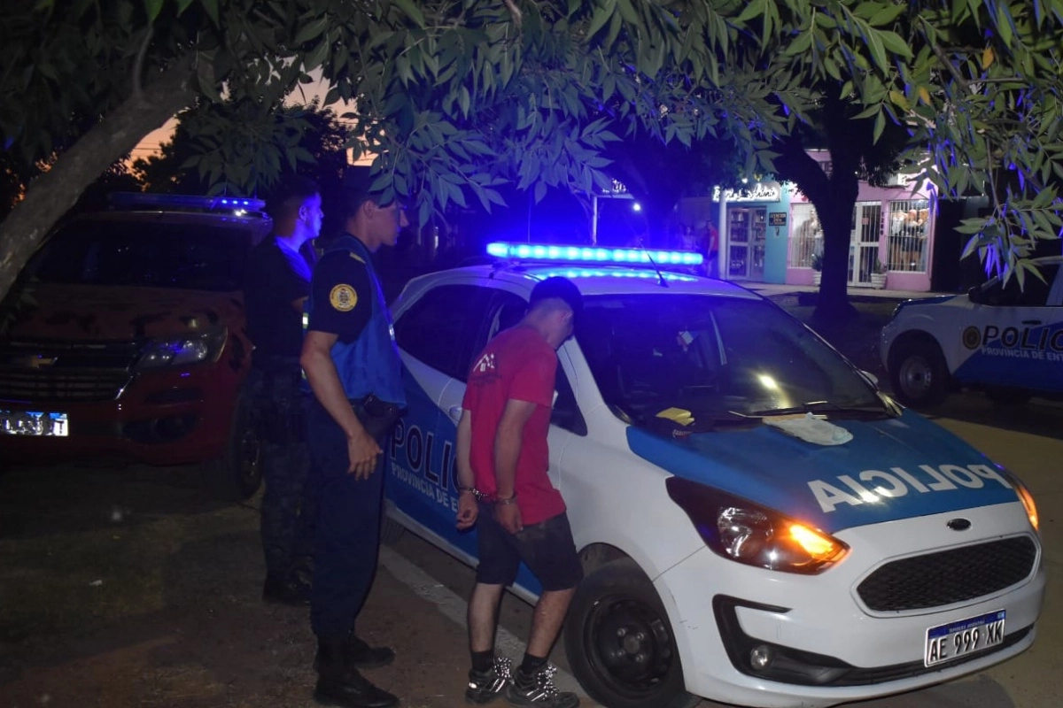El sujeto fue detenido por la polic&iacute;a.