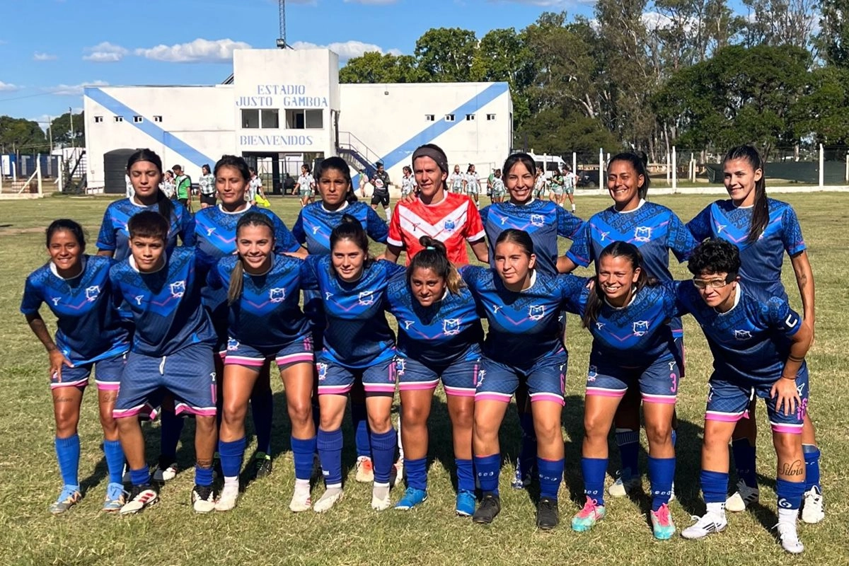 Las Santas ganaron como local y se acercan a las semis del torneo.