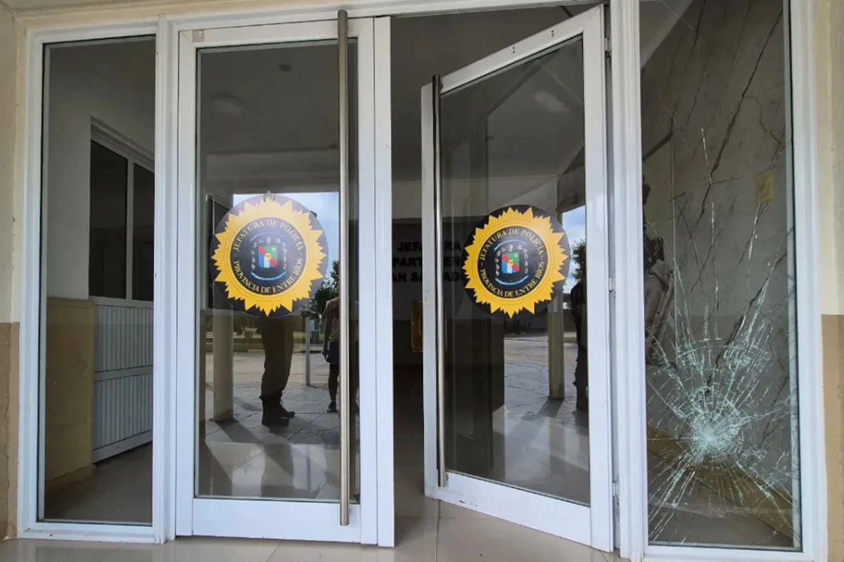 Debi&oacute; ser hospitalizado debido al estado de alteraci&oacute;n y excitaci&oacute;n psicomotriz.