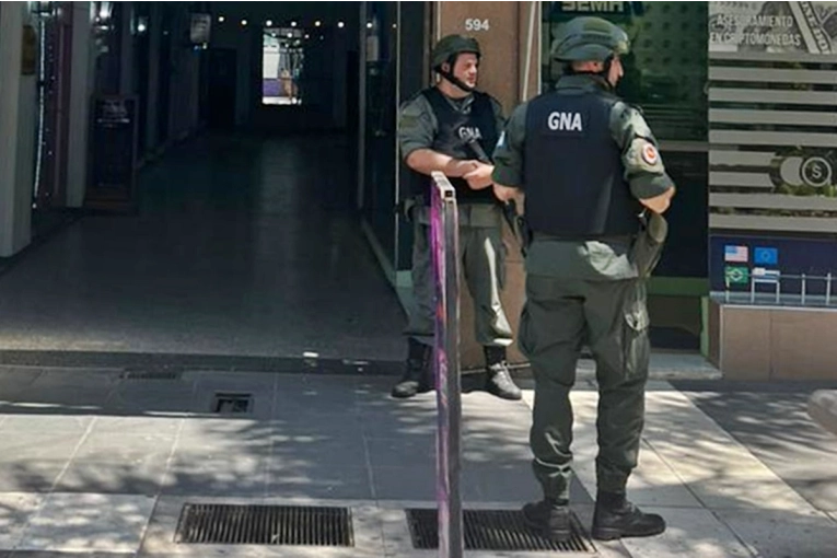 Por una investigación del Banco Central hubo un allanamiento en pleno centro de Concordia
