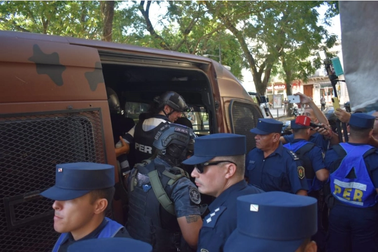Declaraciones de Pablo Laura llegando a la Jefatura Departamental de Polic&iacute;as de Concordia desde C&oacute;rdoba