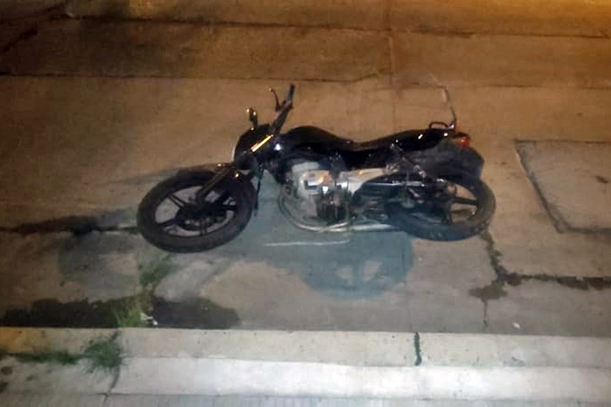 Una de las motos involucradas en el accidente.