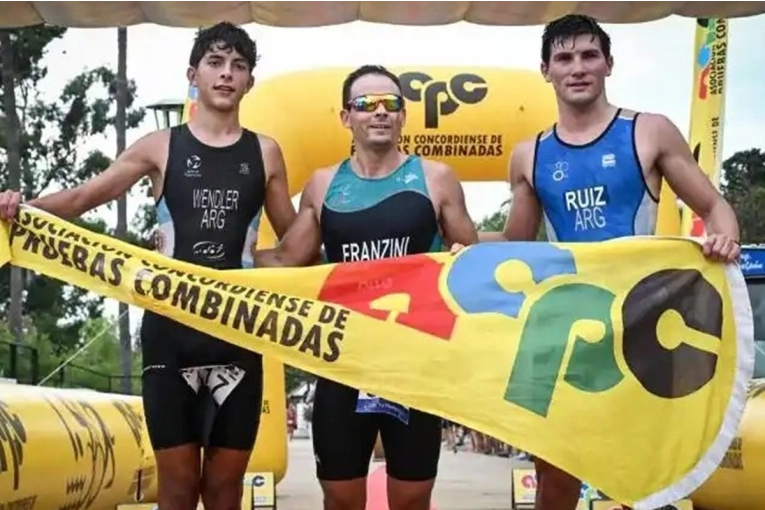 Federico Ruiz y Anahí Díaz se consagraron campeones del Circuito Binacional de Triatlón en Paraná