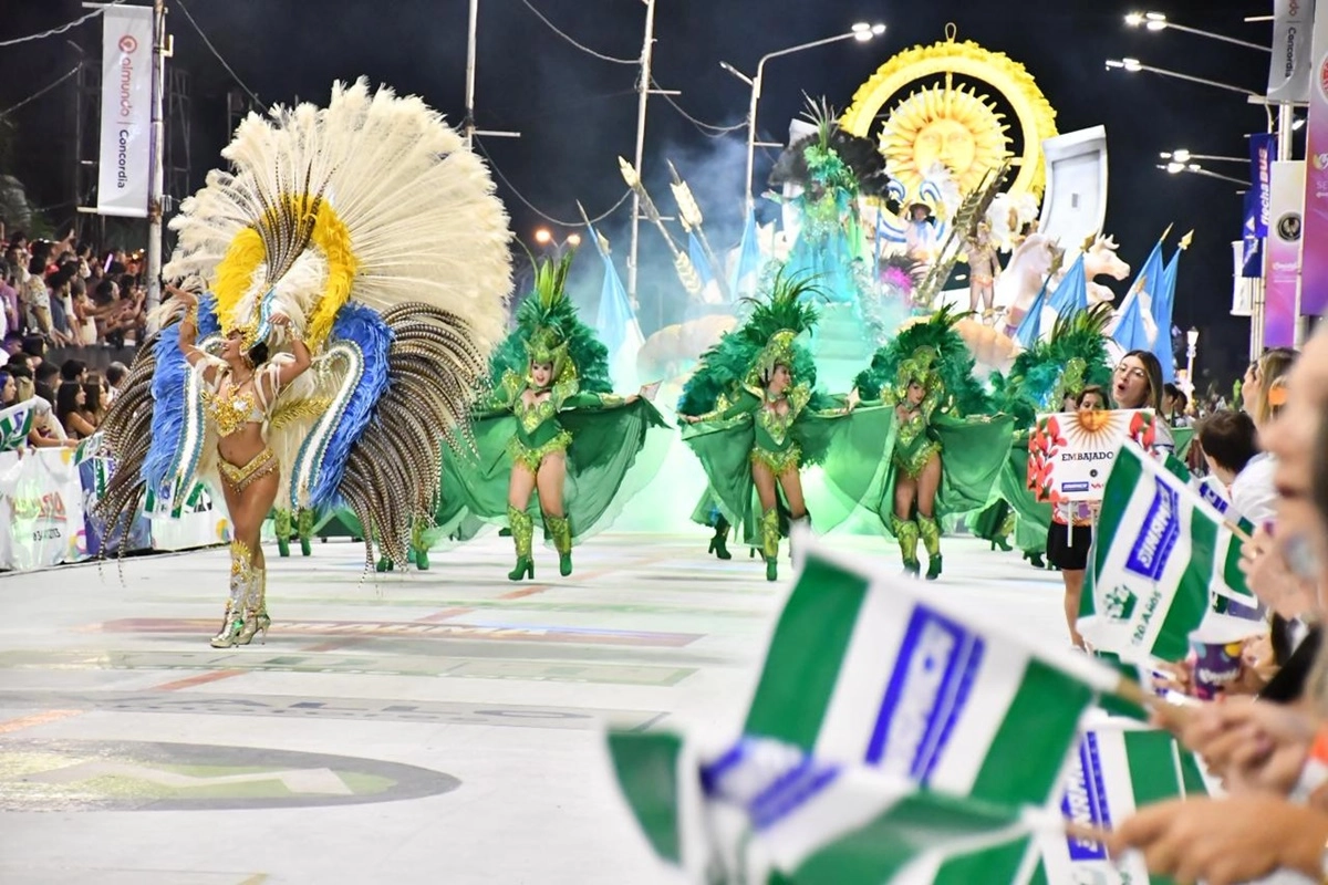 Comparsa Emperatriz nuevamento campeona del Carnaval de Concordia
