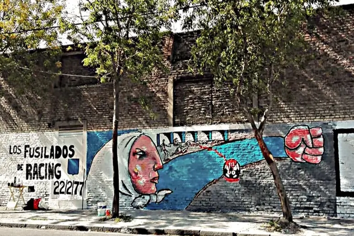 Un mural recuerda el hecho.