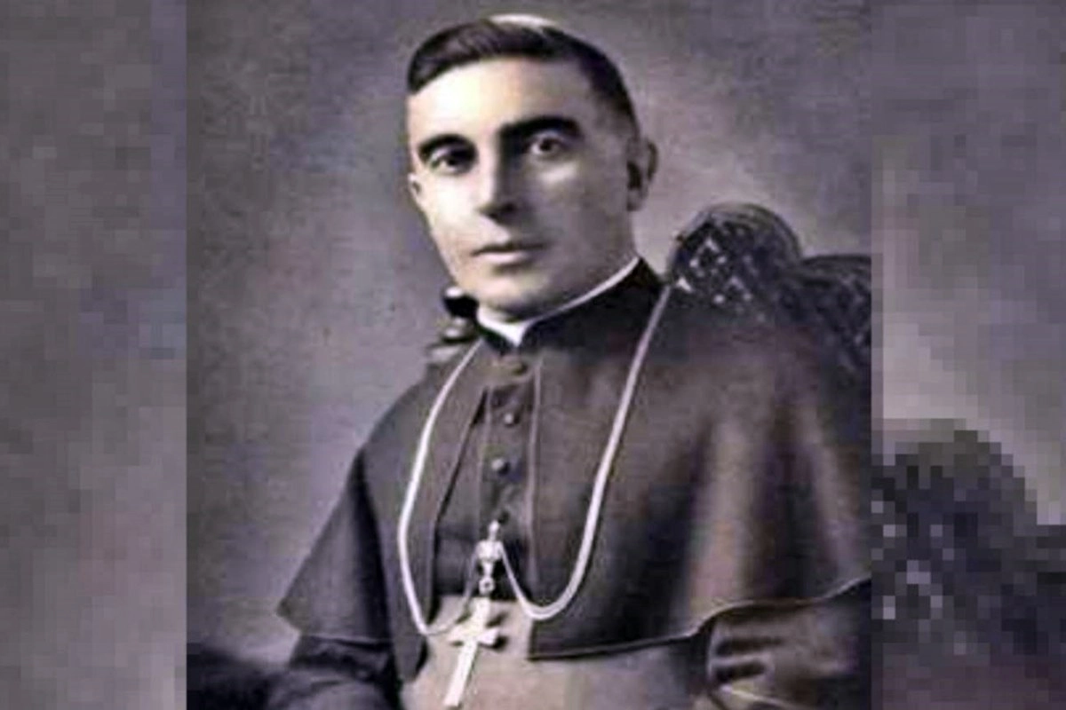 Monse&ntilde;or Roberto Tavella