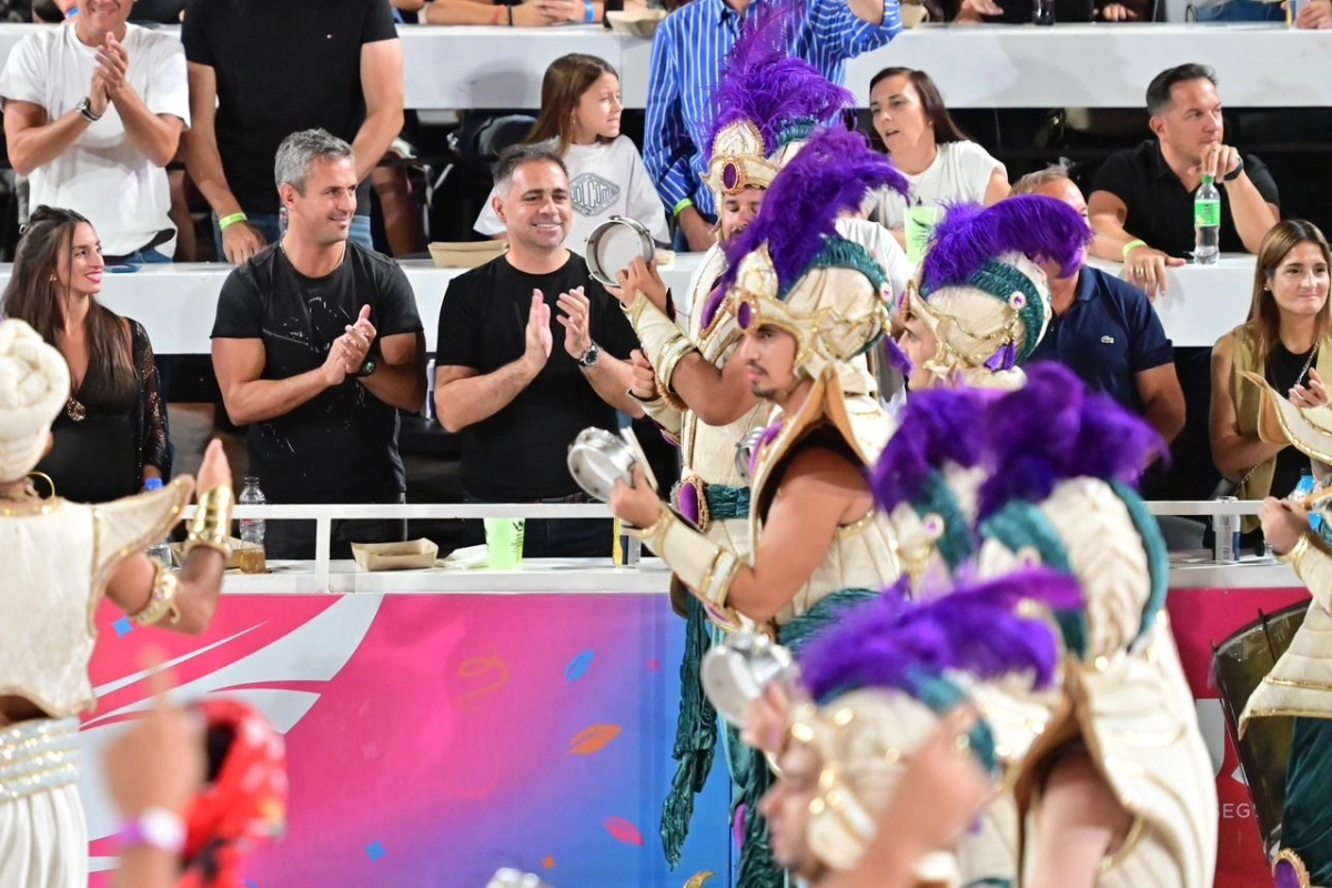 Menem junto a Davico disfrutando del Carnaval del Pa&iacute;s