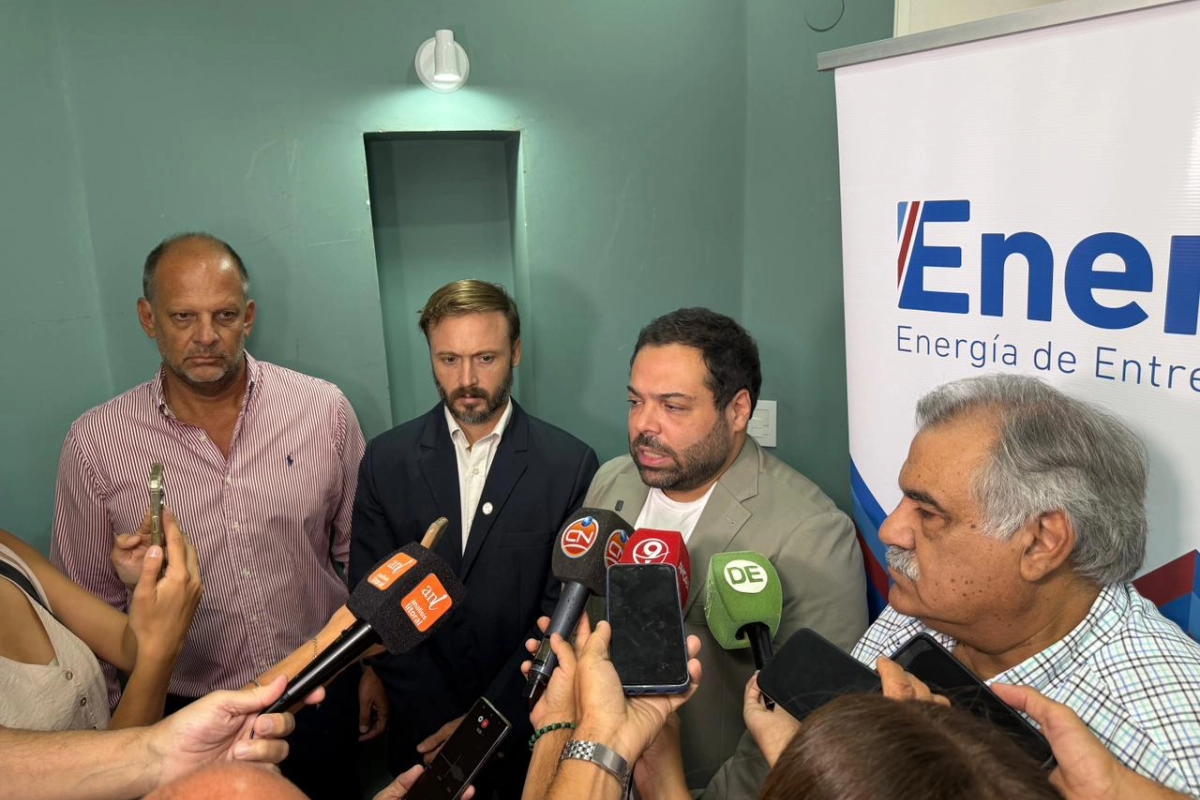 La presentaci&oacute;n se cconcret&oacute; en la sede de la Cooperativa El&eacute;ctrica.