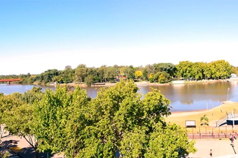 Bombero entrerriano rescat&oacute; a un hombre que se arroj&oacute; al r&iacute;o con intenciones de quitarse la vida