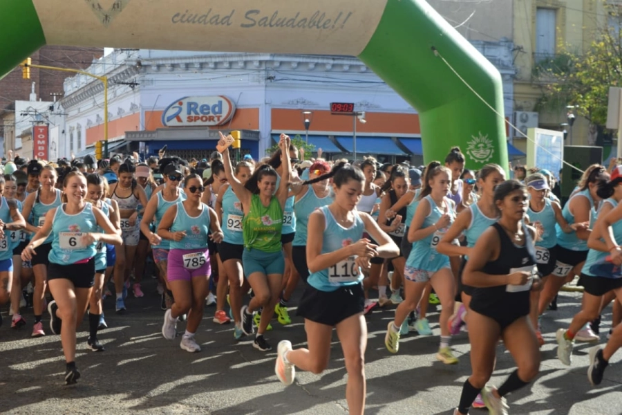 Una mil mujeres corrieron este 8 de marzo.