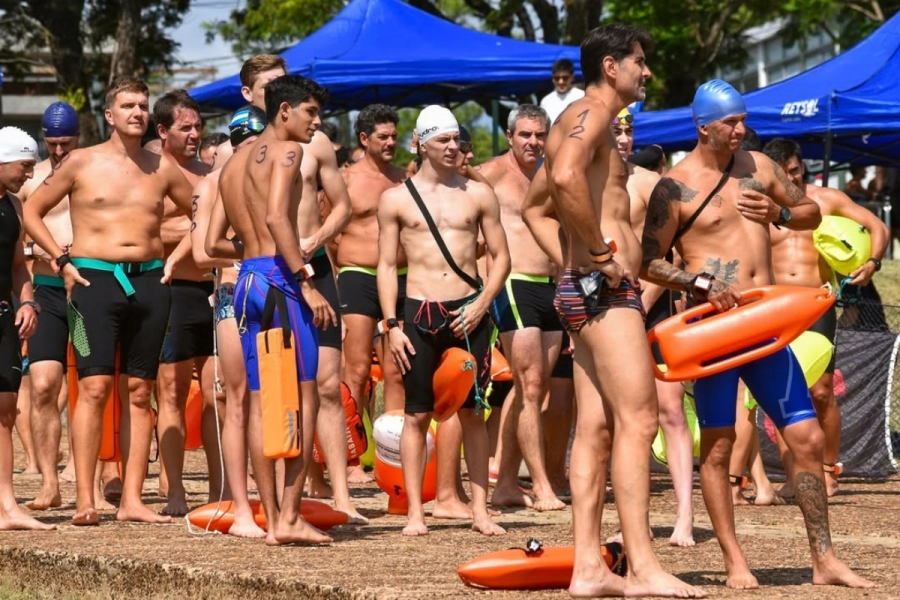 Nadadores antes de la prueba.