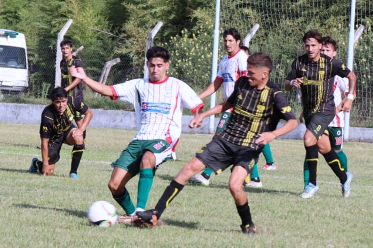 La Bianca y Comunicaciones empataron en su primer encuentro.