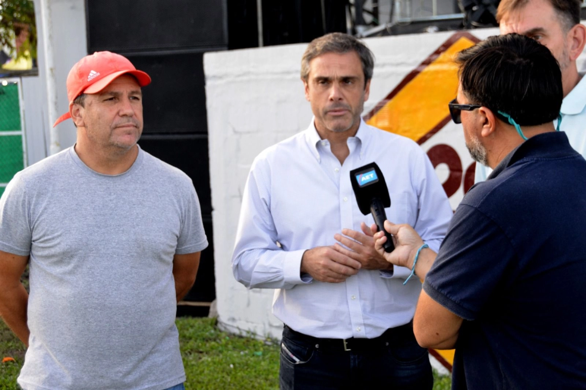 Michel visit&oacute; la Fiesta Nacional de la Apicultura.