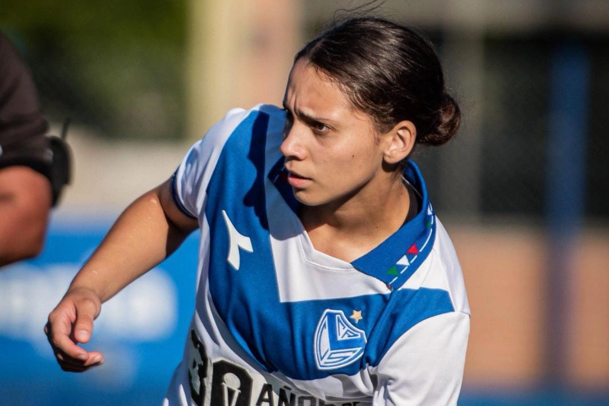 Dafne Vera, en su debut contra Ferro.