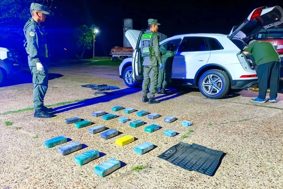 La conductora qued&oacute; detenida y la menor fue entregada a un familiar directo.