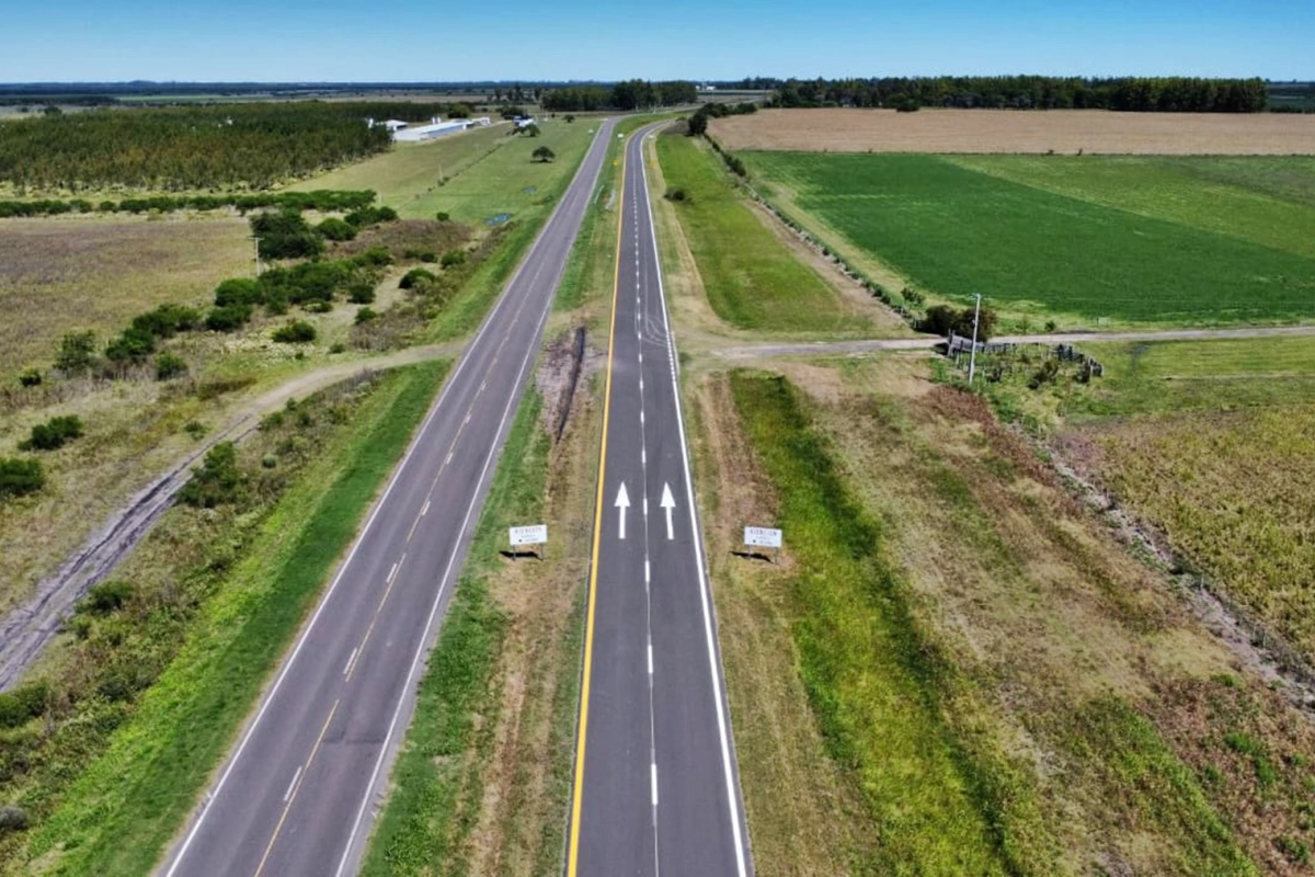 El gobernador celebr&oacute; los avances en la obra.