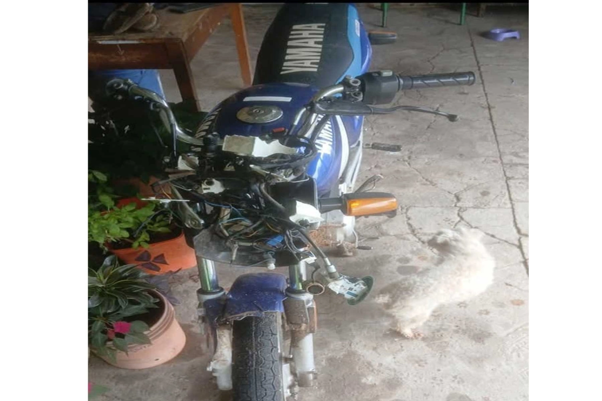 As&iacute; qued&oacute; la moto, tras el impacto.