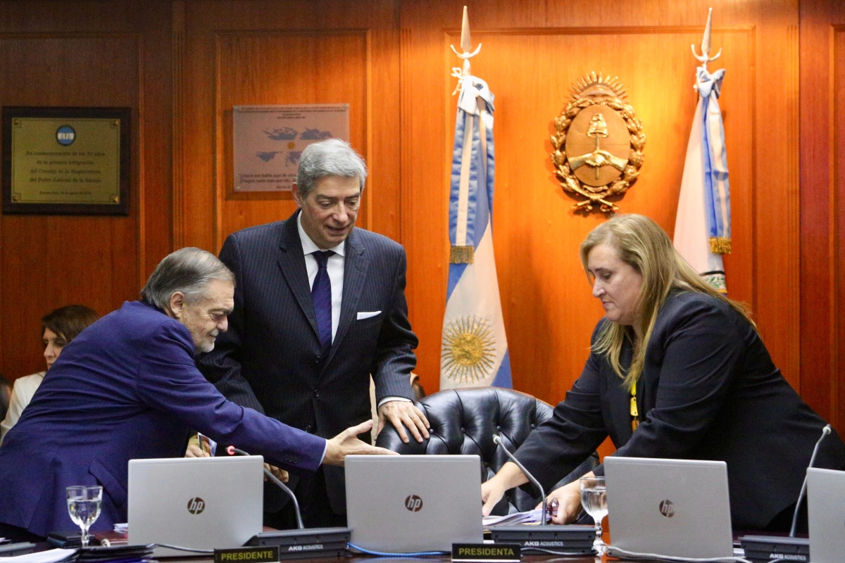 El juez Horacio Rosatti llegando a una de las reuniones