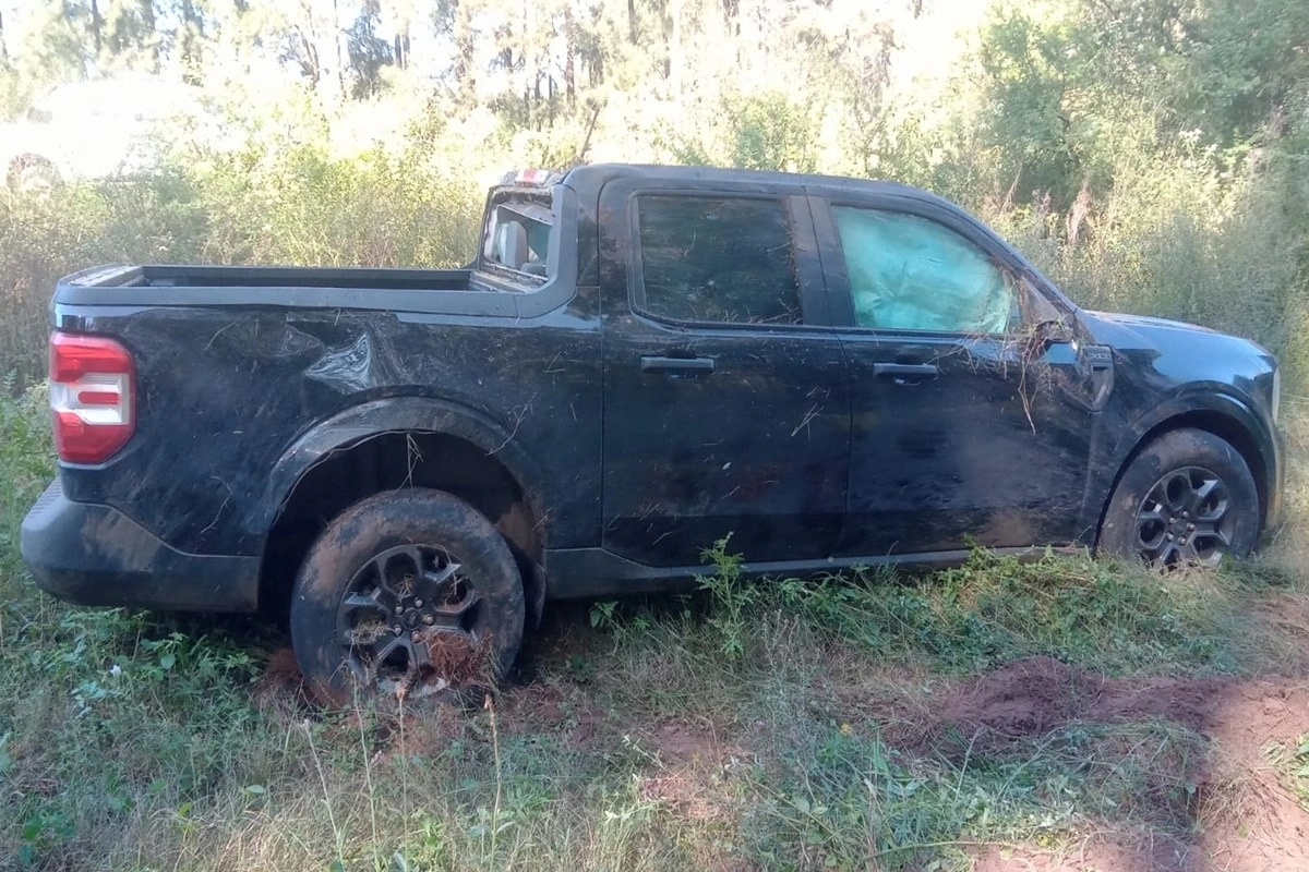 La Ford Maverick encontrada sobre la Ruta 22
