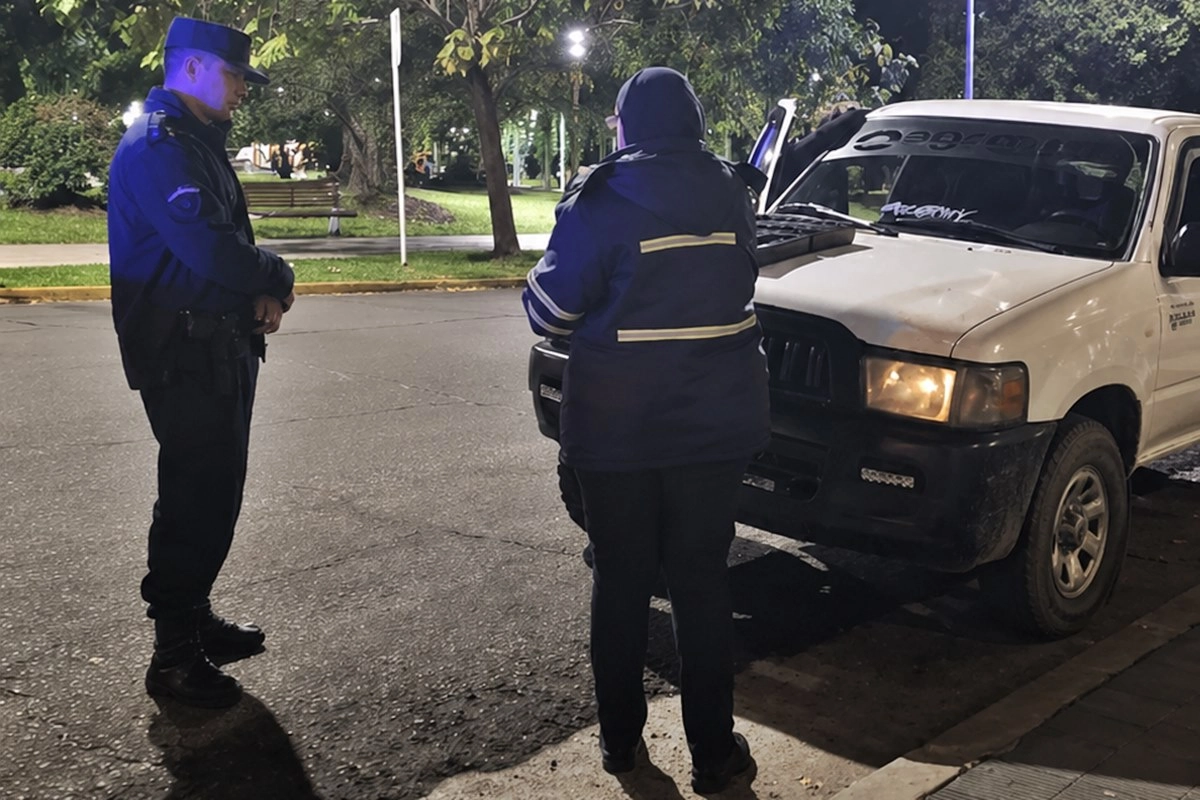 La camioneta fue retenida frente a la plaza Urquiza