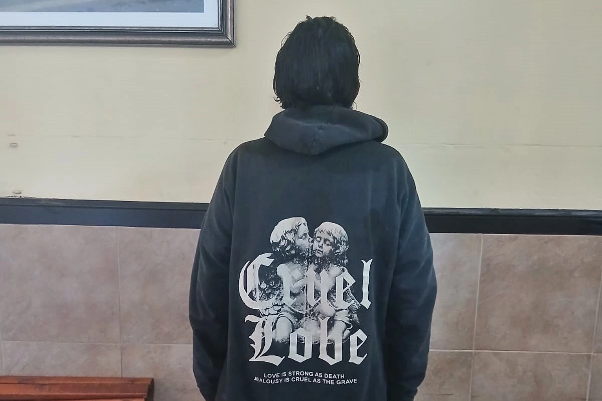 El delincuente cuando ingresaba a la Jefatura Departamental de Polic&iacute;a