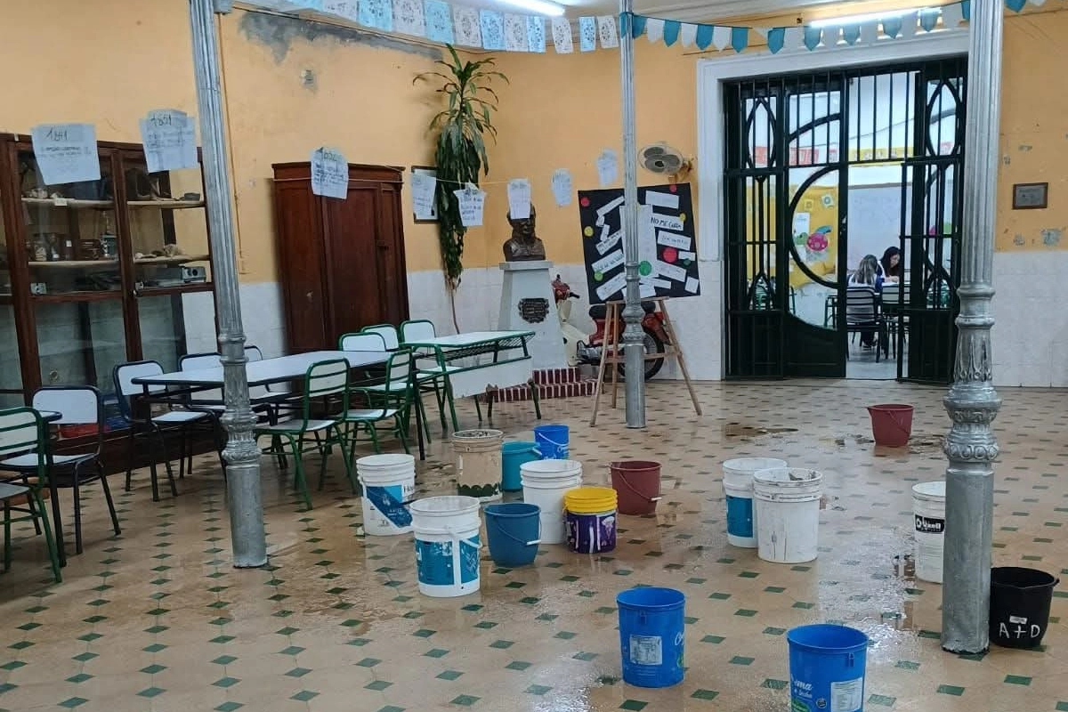 Dos casos m&aacute;s, de escuelas inundadas en Concordia.