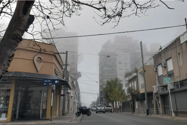 Alerta violeta por niebla y complicaciones en rutas de la regi&oacute;n