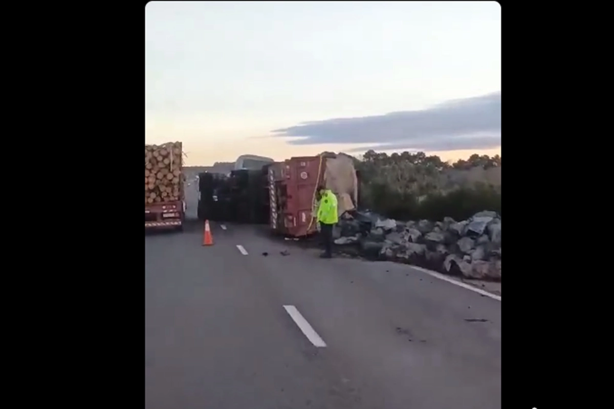 El siniestro volc&oacute; durante la tarde de este mi&eacute;rcoles.