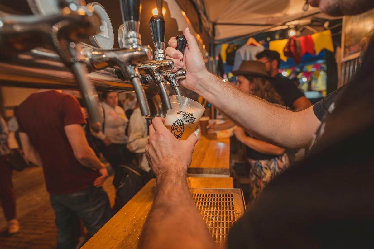 La cerveza artesanal volver&aacute; a copar los galpones del puerto.