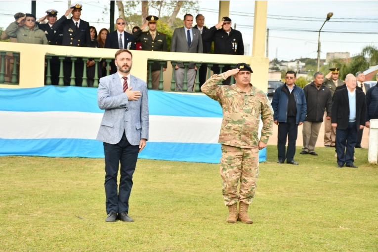 Azcué llamó a fortalecer el respeto por las instituciones durante el acto aniversario del Ejército