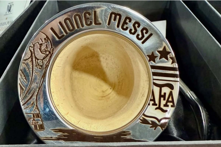 El fabricante de los mates de la selección contó cuál es la mejor forma de curar un mate