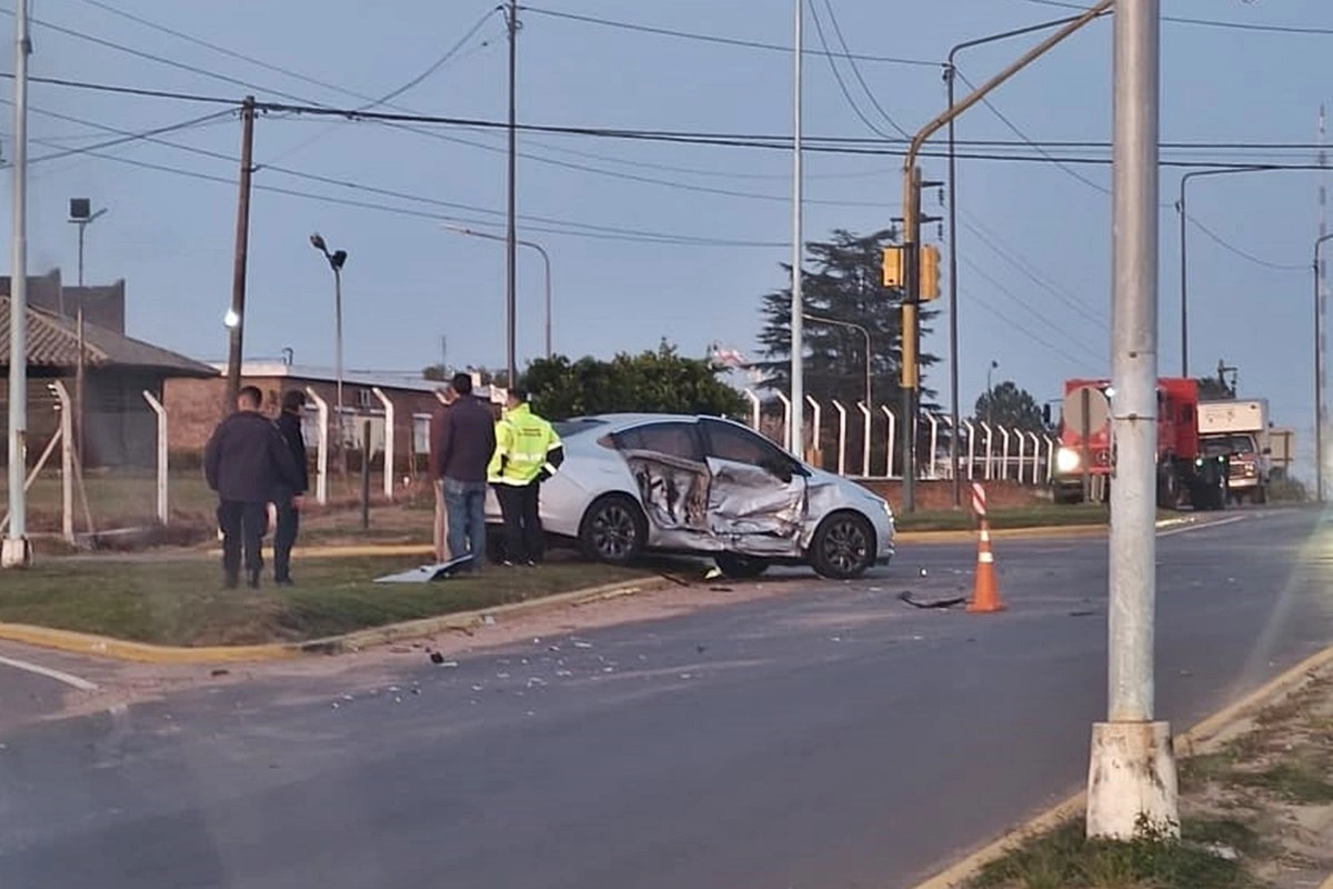 Uno de los veh&iacute;culos involucrados en el accidente.