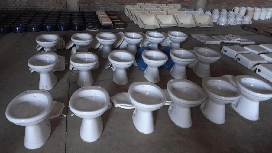 Además, se ofrecerá un importante lote de sanitarios.