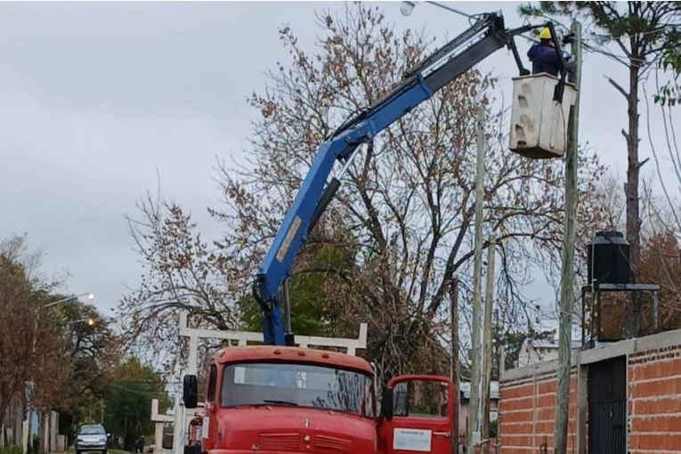 Se instalaron nuevas luminarias y mejoraron espacios públicos en la zona sur