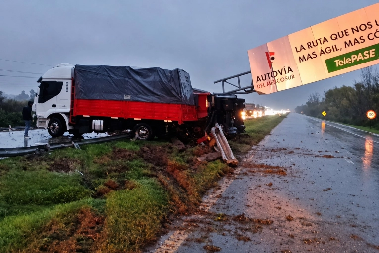 Corte de tránsito en la Ruta Nacional 14 por un siniestro vial a la altura de Ibicuy