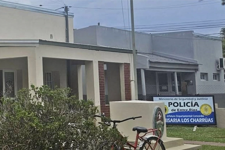 Agredieron a policías que querían identificarlos y terminaron detenidos