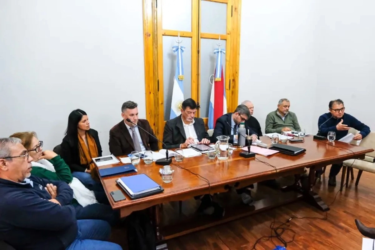 Gremios afirmar que Entre R&iacute;os se encamina a "destrozar" la garant&iacute;a del 82% m&oacute;vil.