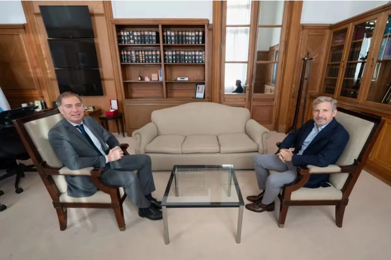 Santilli recibió a Frigerio en su plan de acordar con los gobernadores una reforma electoral