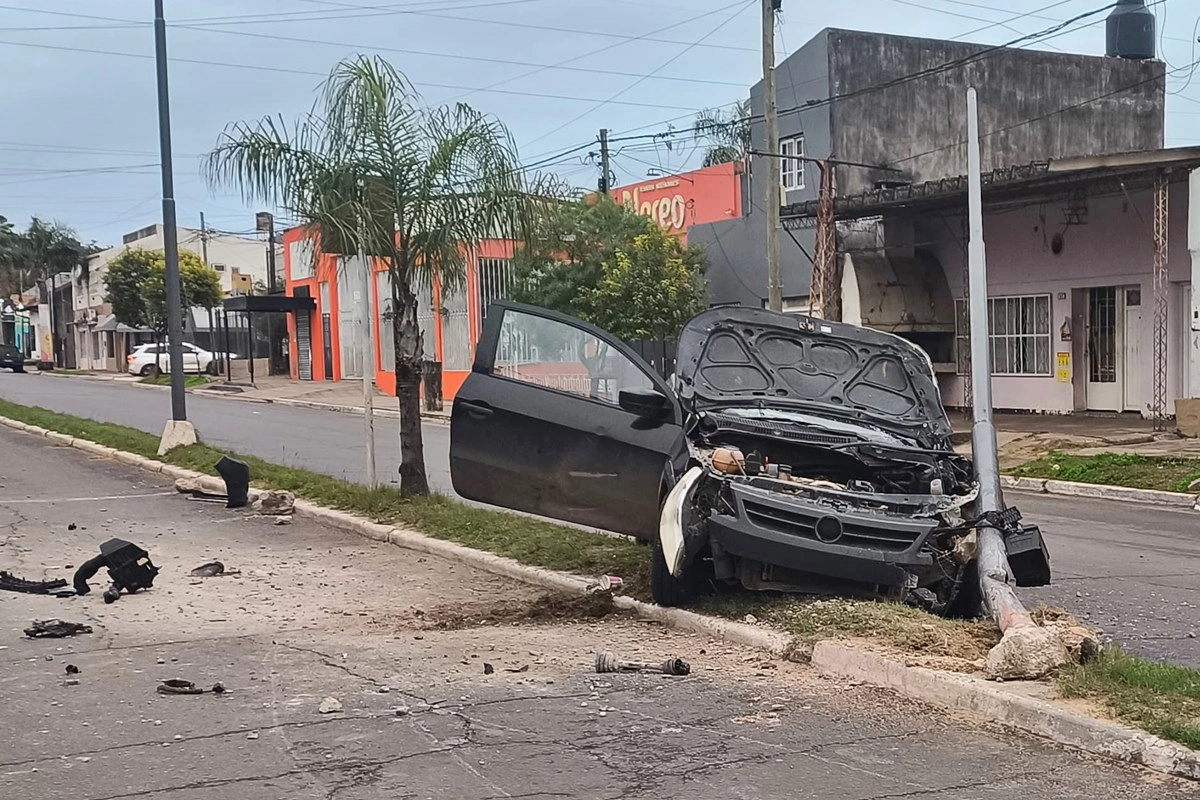 Importantes destrozos en el veh&iacute;culo siniestrado