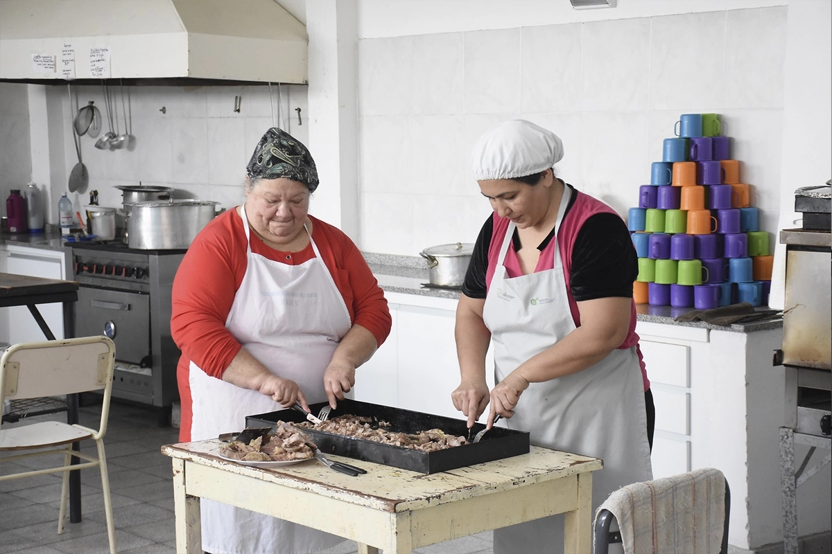 El aumento abarca las prestaciones alimentarias de ni&ntilde;os y adolescentes en toda la provincia.