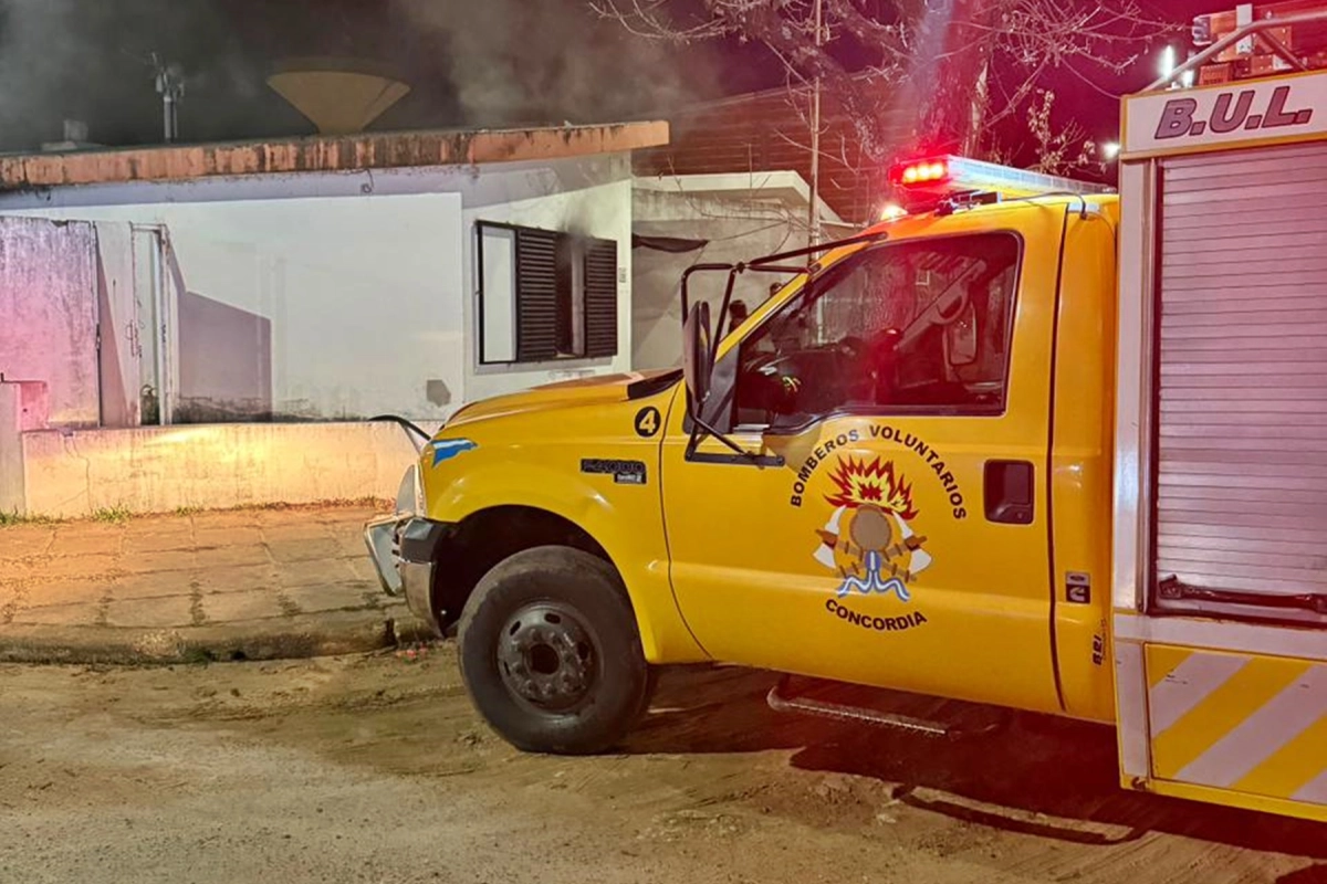 El incendio afect&oacute; parcialmente a una vivienda.