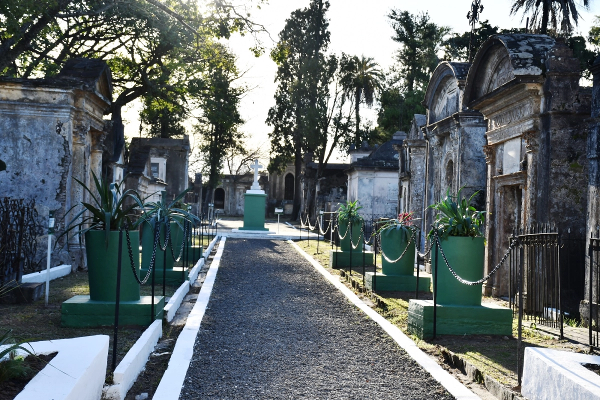 Los ciudadanos podr&aacute;n visitar el cementerio viejo.