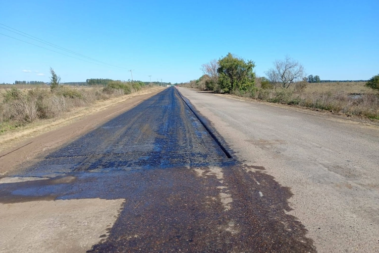 Continúa la obra de reparación y mantenimiento de la ruta 4