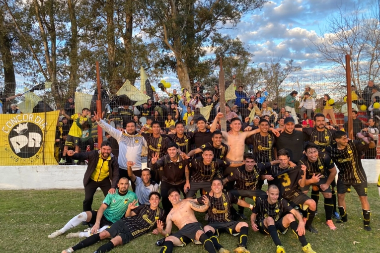 Comunicaciones venció a Salto Grande y se clasificó al Regional