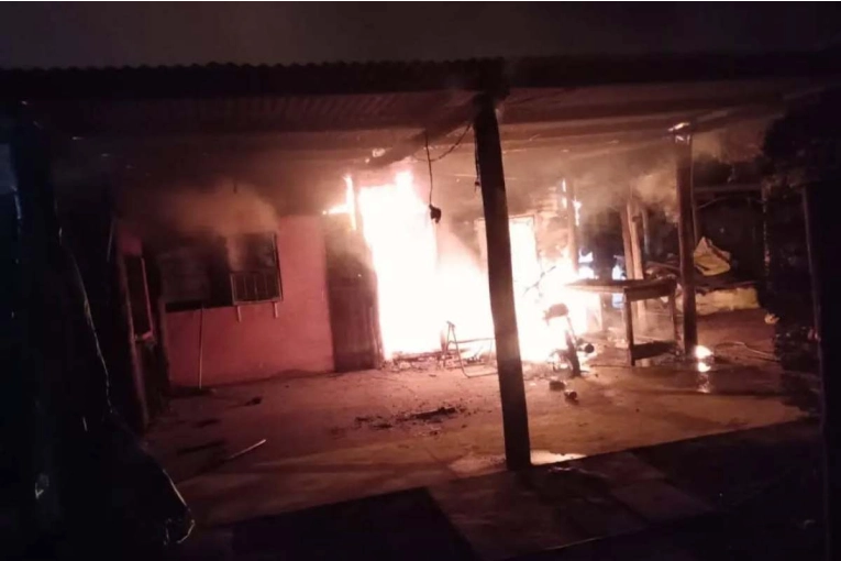 Una familia perdió todo tras el incendio en su vivienda