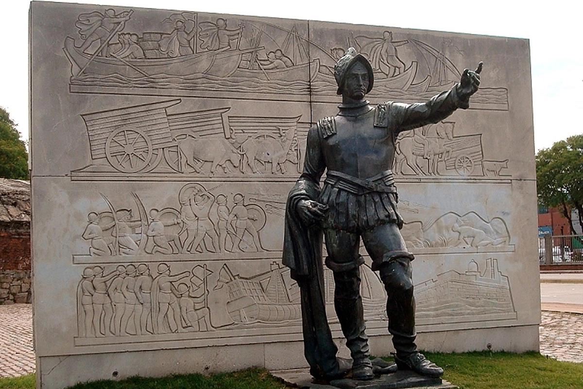 Monumento a Hernandarias en la Rep&uacute;blica Oriental del Uruguay