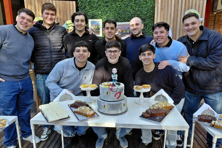EGGER celebró la graduación de diez nuevos técnicos de su Programa de Aprendices