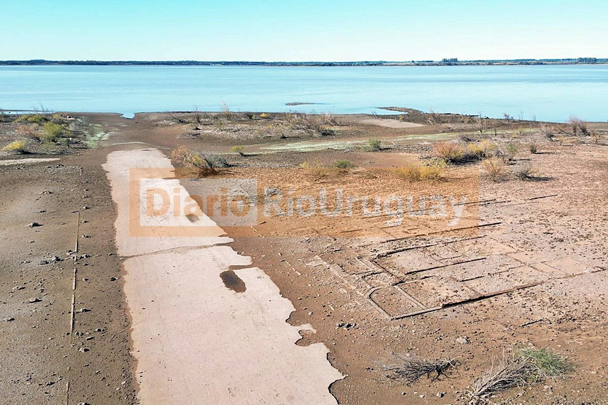Calles y cimientos de las viviendas del ex emplazamiento