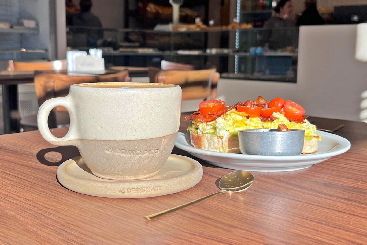 El caf&eacute; con leche es la presentaci&oacute;n m&aacute;s solicitada de dicha infusi&oacute;n por el concordiense promedio.
